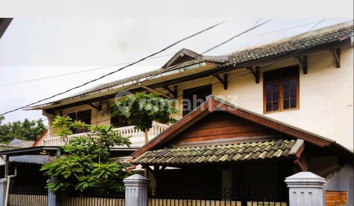 Rumah Klasik Radio Dalam Jaksel