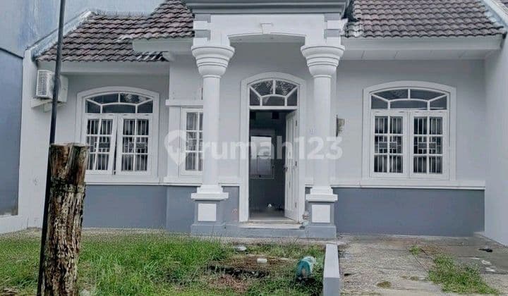 Disewakan Rumah Dalam Cluster Depan Taman Siap Huni di BSD