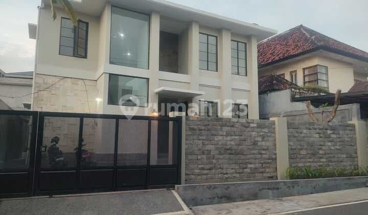 Luxury House in the Center of Denpasar Bali !!