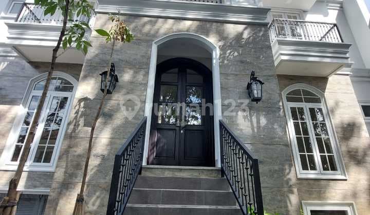 Dijual rumah brand new American classic dikebayoran baru ,Jaksel