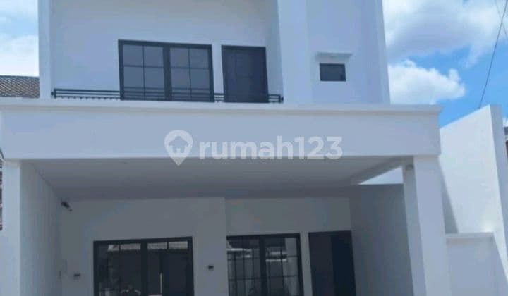 Rumah Baru dengan Furnished Baru Style Modern Tropis Smart Home