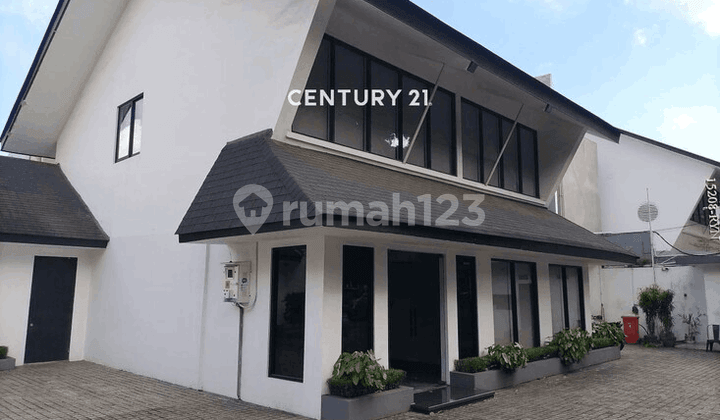 FOR RENT IN PREMIUM PAKUBUWONO AREA Suitable For Business Ventures