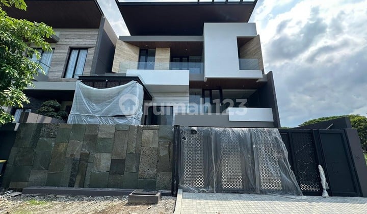 Rumah Modern Minimalis di Citraland Dekat Graha, Pakuwon Indah
