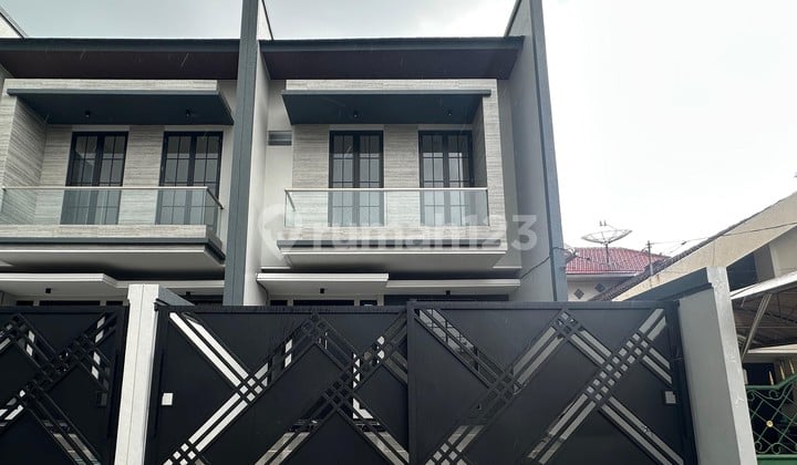 Rumah Baru Minimalis Manyar Dekat Pakuwon City dan Galaxy Mall