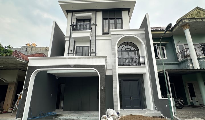 Rumah Baru American Style Citraland Dekat Graha dan Pakuwon Indah