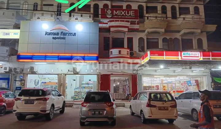 Ruko 3 lantai cocok untuk buka usaha Ruko 3 lantai cocok untuk buka usaha