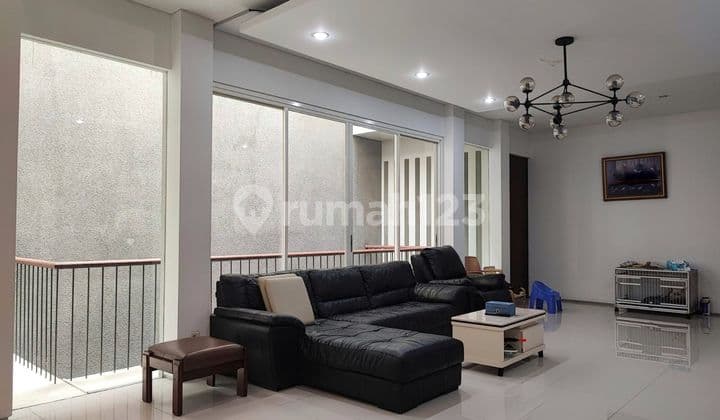 Affordable Nice House 9x25 Wide Road 4 Cars Villa Permata Gading