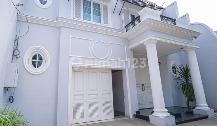 Bagus Rumah Rapi Bersih Ada Swimming Pool Hadap Utara Jalan Lebar Pulomas Jakarta Utara