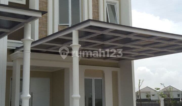 Great 3 Bedroom House Facing East Fronting Park