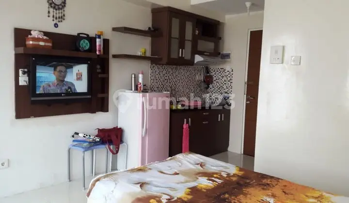 Apartment Studio Furnished belakang UI Jalan Kaki ke Stasiun Kereta
