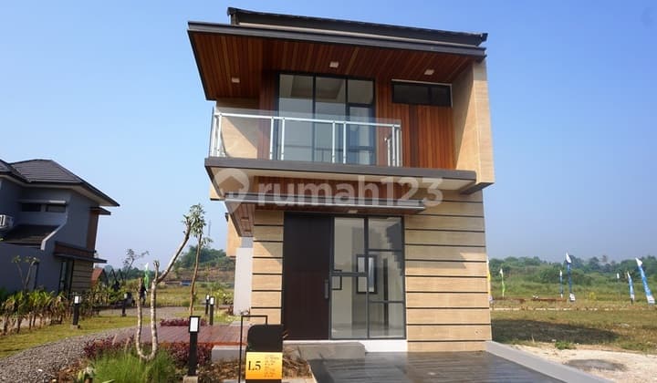 Good House with Backyard, Close to Aeon BSD, KRL Station & Toll