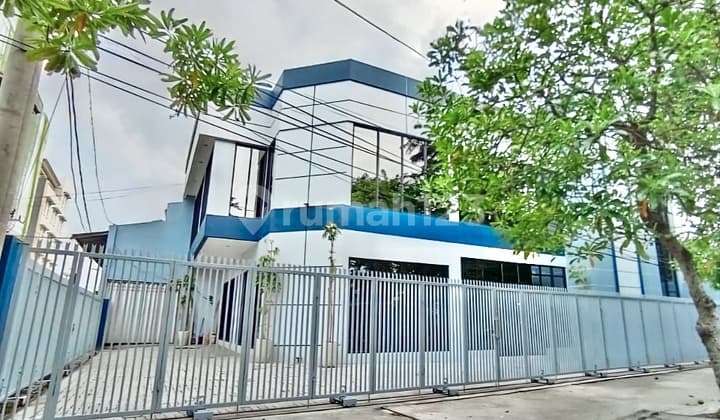 DISEWAKAN GEDUNG RUKO SIAP PAKAI ROOFTOP AREA TERBUKA PINGGIR JALAN RAYA KENJERAN