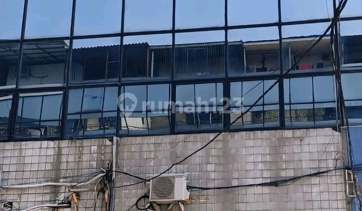 Plaza Kebon Jeruk Jl. Pejuangan, Kebon Jeruk-Jakarta Barat, 3 Lantai, 5Ac