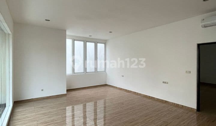 Layar Permai Pik; Lt.8x15, 3 Lt, 4+1kt Semi Furnish