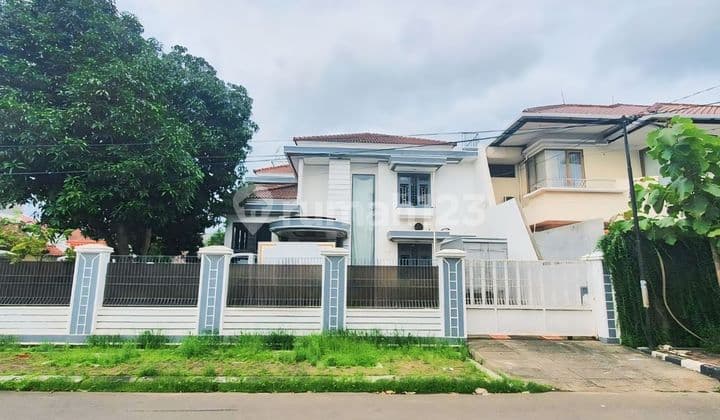 Citra Garden 1, West Jakarta, Land Area 442.5m2, 2 Floors, Hook, South-West Facing, 5 Bedrooms.. Price 5.5 Billion Negotiable