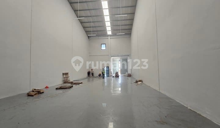 Warehouse in Periuk, Arya Elang Mas, Land Area 270m2, Building Area 369m2, Rp.190M/year Negotiable