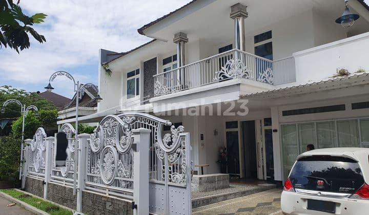 Rumah Bagus Klasik Modern di Kembar Mas Buah Batu