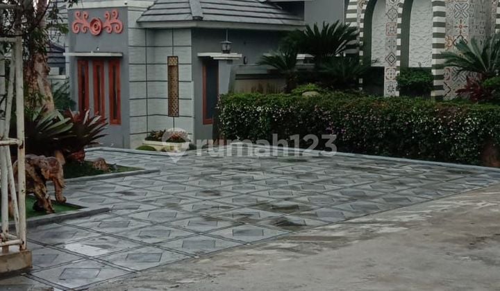 Villa Bagus Luas Ada Kolam Ikan, Kebun Strobery di Ciwidey Bandung