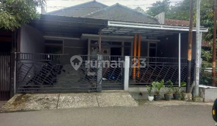 Rumah Siap Huni ,Terawat di Jl. Golf , Arcamanik Bandung