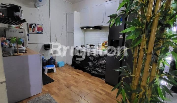 Rumah Strategis Di Jakarta Barat. Tepat Didepan Perumahan Permata Mediterania