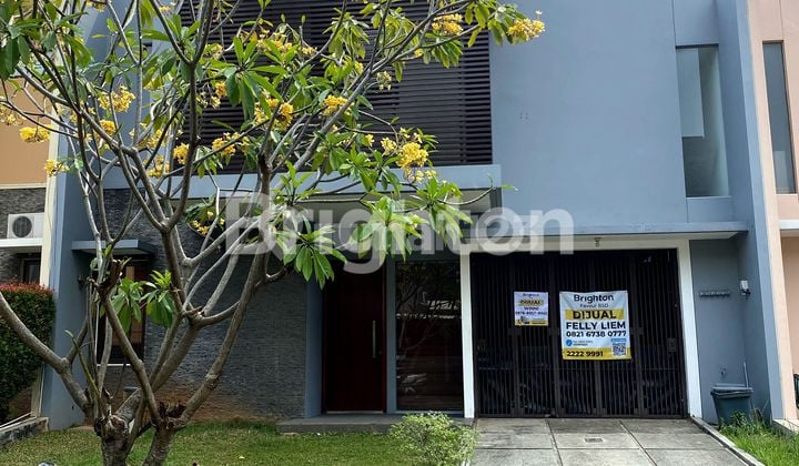 Rumah Cantik dan Asri di Virginia Lagoon, BSD City