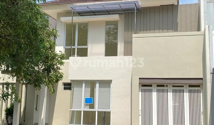 Rumah 2 Lantai di Cluster De Cajuputi Lebar 15, De Park, Posisi Bagus Depan Taman Kompleks di Depan Jalan 2 Arah Kompleks, Halaman Belakang di Pisahkan Jogging Track dengan Tetangga, di Lengkapi dengan Club House Dalam Kompleks, Bsd City