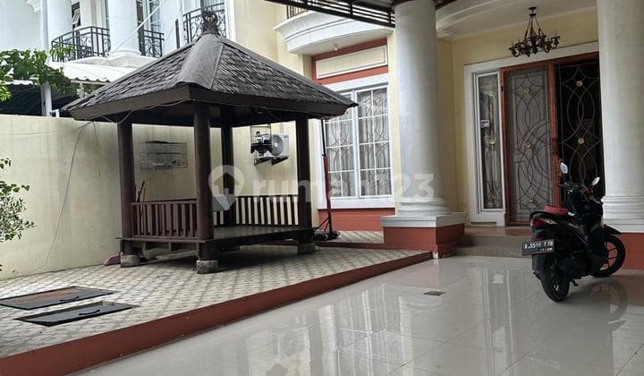 Di Jual Rumah Strategis di Ujung Menteng Jakarta Timur - Dekat 3 Exit Tol, Harga 5M-An Saja!