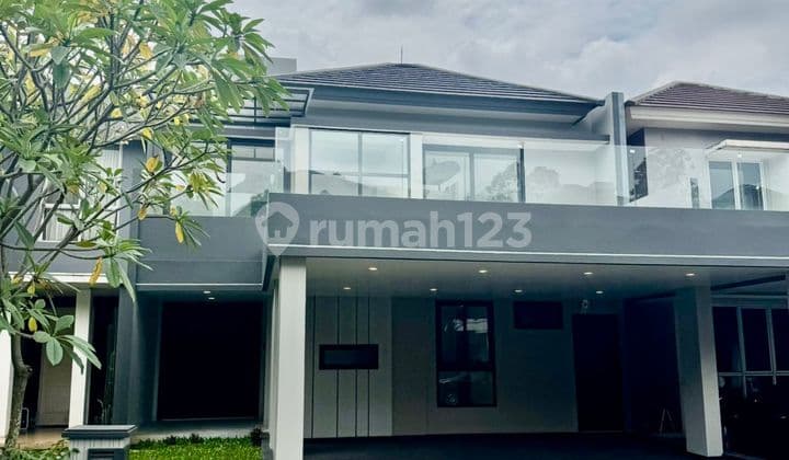 Rumah 2 Lantai Full Renovasi Siap Masuk dan Cantik Cluster De Cajuputi De Park dengan Row Jalan 12 Meter, BSD City