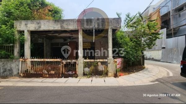 Jual rumah Tua lokasi strategis
