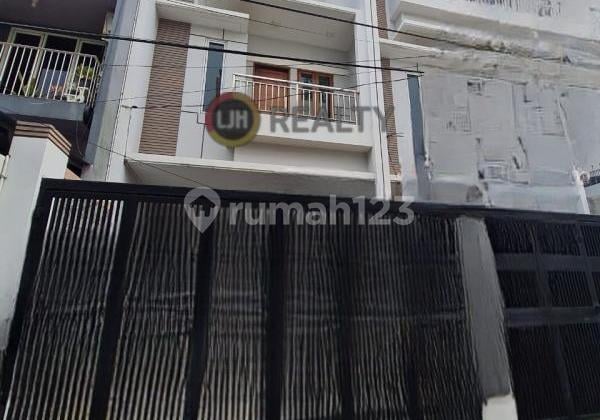 Rumah Baru Cantik, minimalis, Roxy, Gambir, Jakarta Pusat