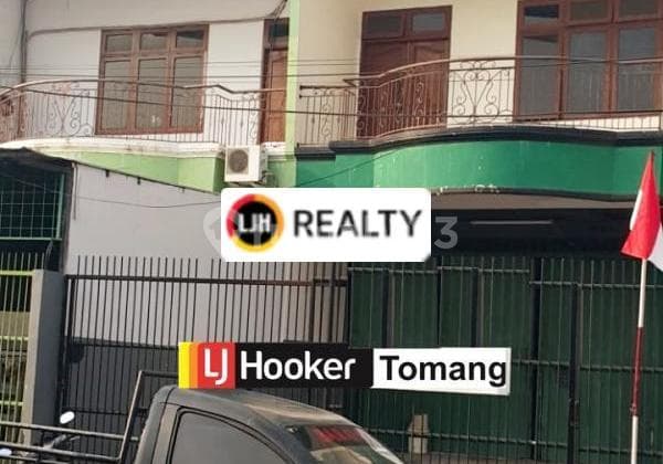 Di Jual Rumah 3 Lantai Berada di Area Komersil di Grogol, Jakarta Barat