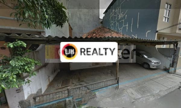 Rumah Tua Lokasi Strategis Dekat ke Jalan Raya Daerah Grogol, Jakarta Barat