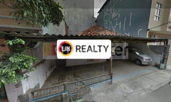 Rumah Tua Lokasi Strategis Dekat ke Jalan Raya Daerah Grogol, Jakarta Barat