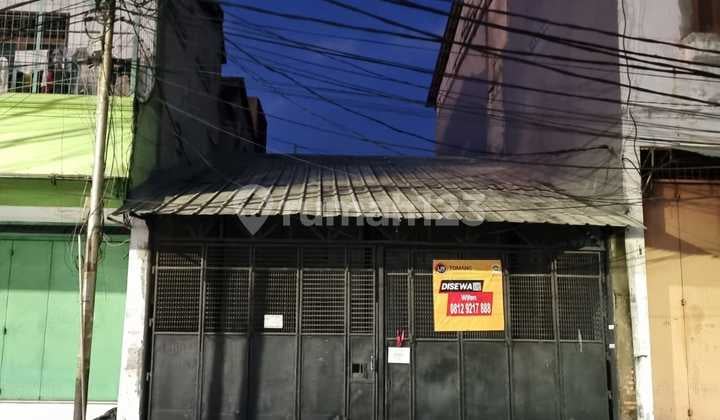 Di Sewakan Rumah 2 Lantai Lokasi Strategis Cocok untuk Usaha, Grogol, Jakarta Barat