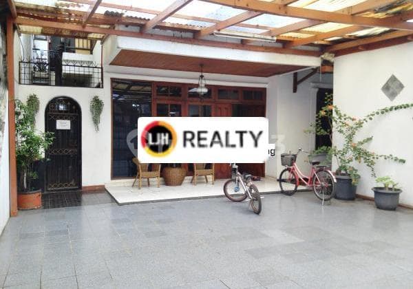 RUMAH Terawat Ada 9 Kamar Kost Lokasi Strategis daerah Grogol, Jakarta Barat
