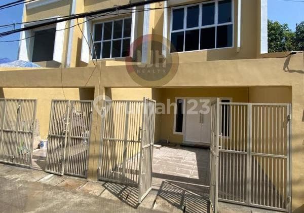 Rumah baru Nyaman dan siap huni