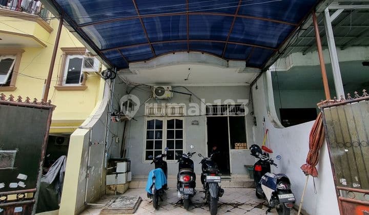 Rumah Kost 3 Lantai Lokasi Strategis di Grogol Jakarta Barat