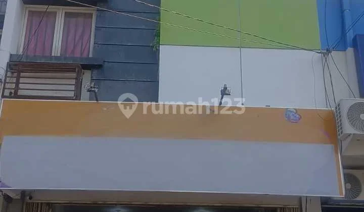 3-Story Shop House on Candi Prambanan Raya, Ready to Use 3-Story Shop House on Candi Prambanan Raya, Ready to Use
