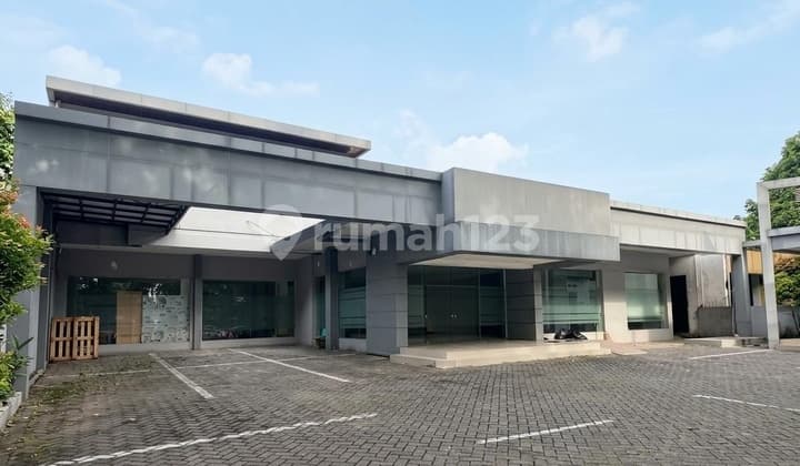 Rumah Usaha Strategis Tengah Kota Jalan Raya Darmo Surabaya Pusat