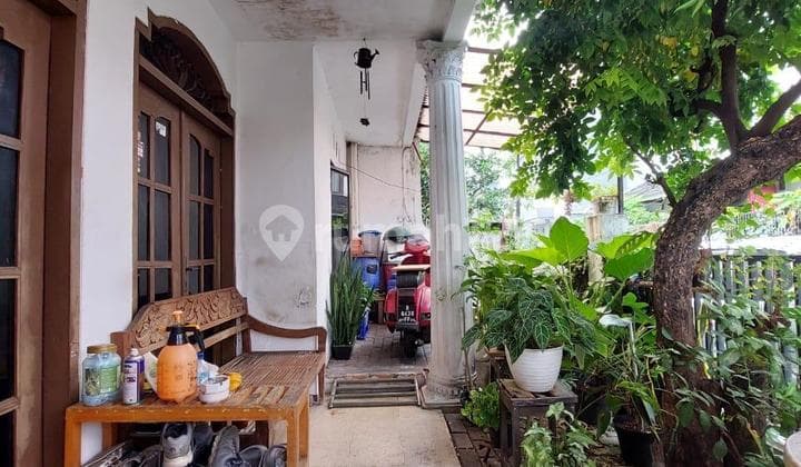 Rumah Hitung Tanah , Akses 2 Mobil di Tebet
