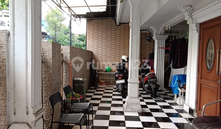 House with Access for 2 Cars, Spacious in Tebet