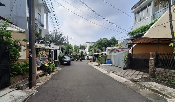 Good Priced House in Bier Complex South Jakarta