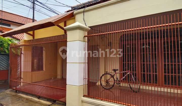 House Suitable for Office in Tebet