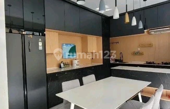 Rumah Mewah Plus Kolam Renang Pribadi di resort Dago pakar