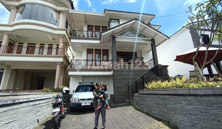 Villa Istana Bunga Blok Salvia Bangunan Kokoh Full Furnish