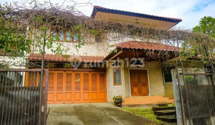 Rumah Dago Asri Terawat Full Furnish Dekat Itb