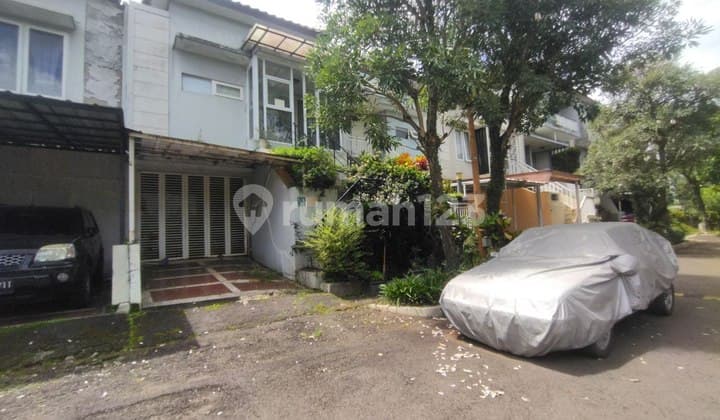 Rumah 2 lantai siap huni dalam komplek cigadung