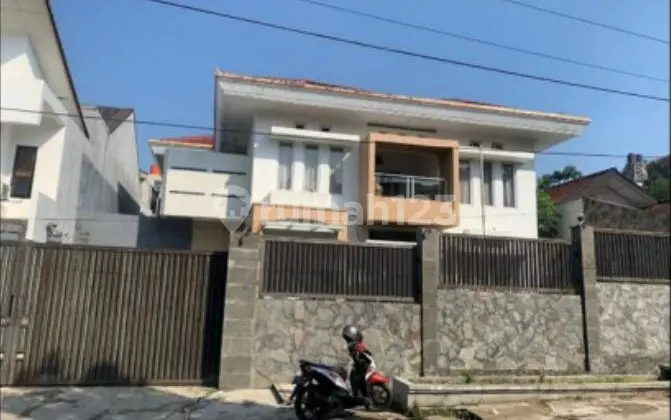 Rumah Tanah Luas di Setrasari Setra Murni