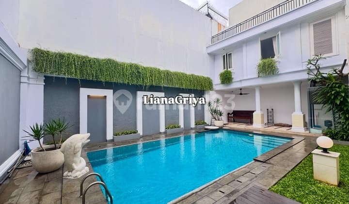 Classic Modern Home-Style In Pondok Indah