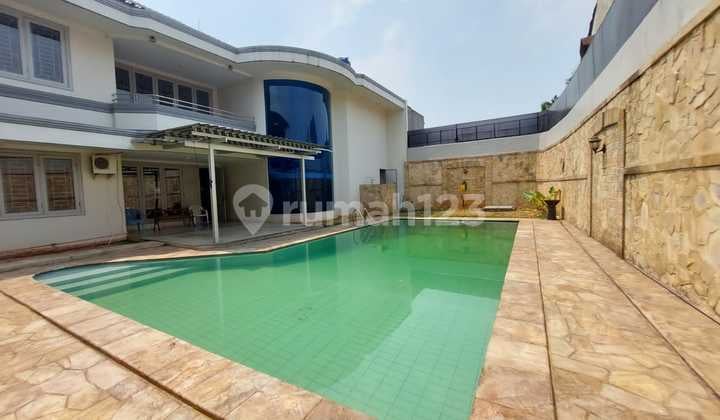 Spacious Two-Storey House With Private Swimming Pool